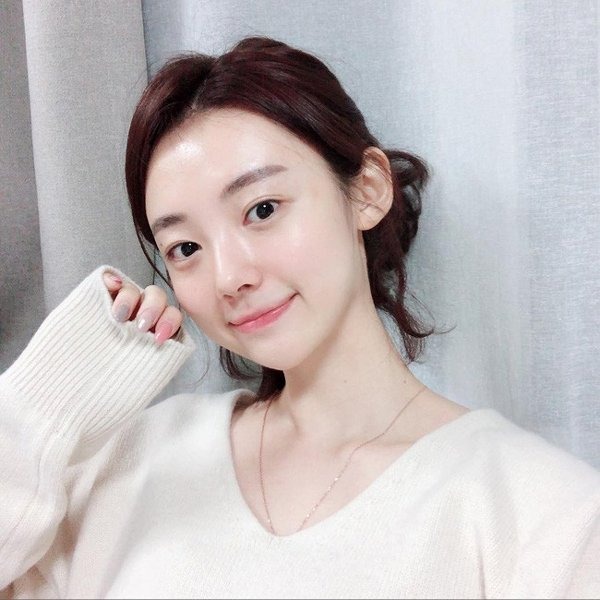 3-thoi-quen-nen-lam-moi-toi-giup-da-cang-bong-trang-min1