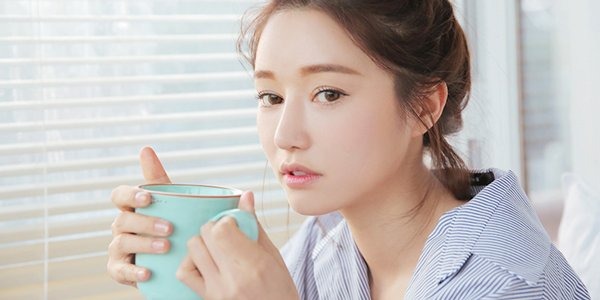 3-thoi-quen-nen-lam-moi-toi-giup-da-cang-bong-trang-min2