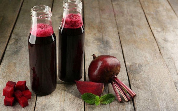 7-loai-nuoc-uong-lam-cham-qua-trinh-lao-hoa-da-khien-da-hong-hao-cang-muot1