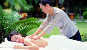 massage-tu-duoc-my-pham-bi-quyet-tang-doanh-thu-trong-kinh-doanh-spa1