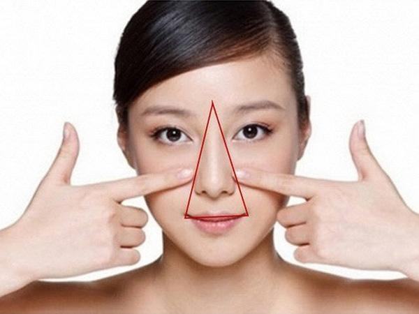 nhung-nguyen-lieu-giup-day-lui-cac-nguy-co-tiem-an-tu-mun-boc-tren-mui1