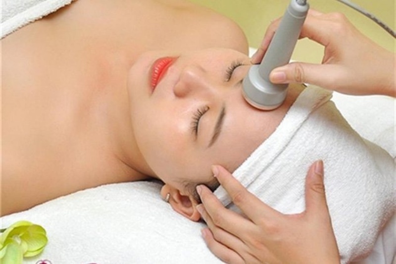 su-khac-biet-giua-viec-duong-da-tai-nha-va-tai-spa2