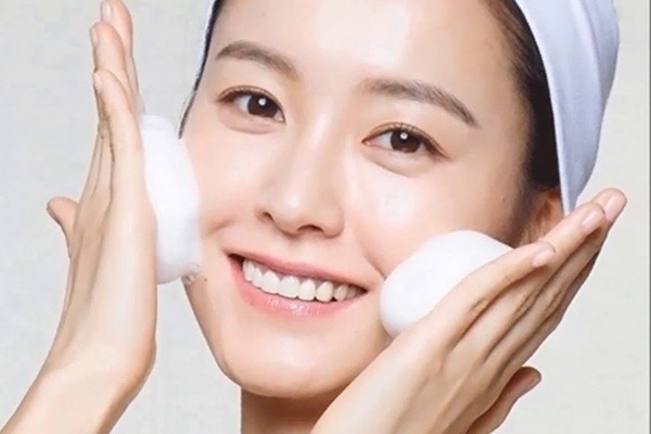 tiet-lo-bi-kip-giup-cac-nang-cham-soc-da-dau-bi-mun-hieu-qua2