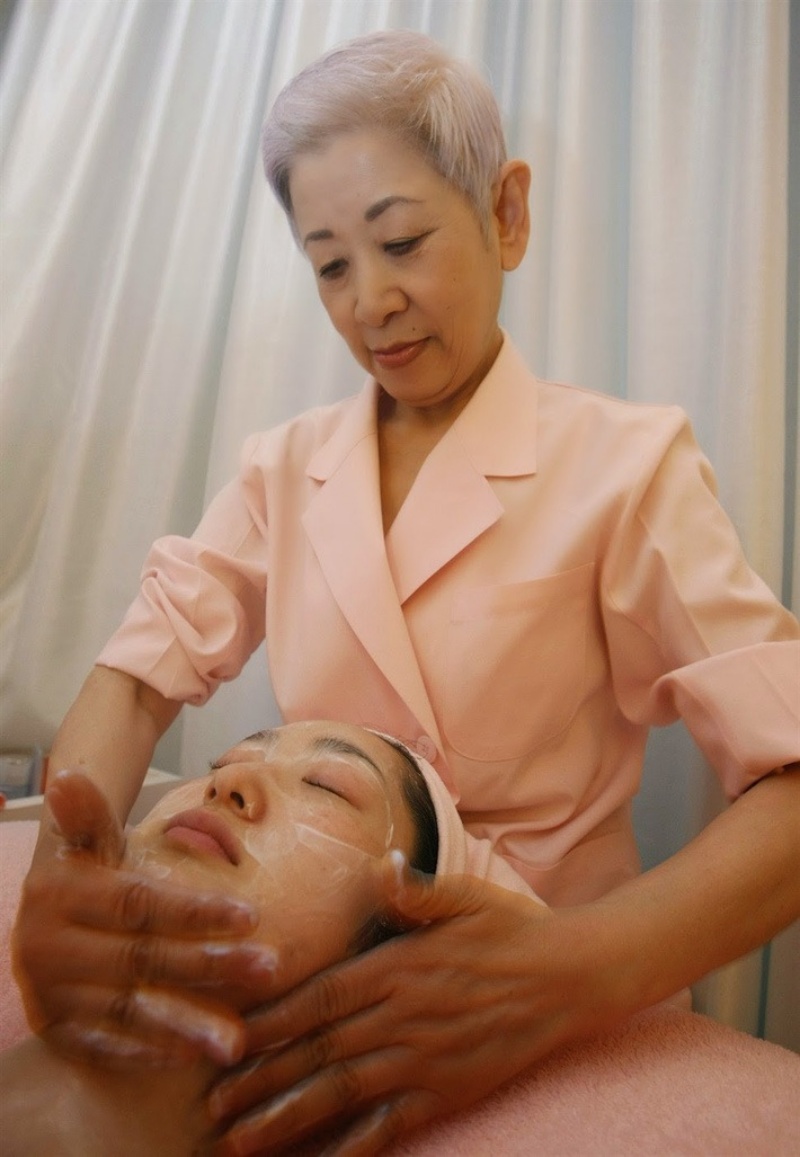 bat-mi-5-tua-sach-danh-rieng-cho-cac-nang-nghien-skincare3