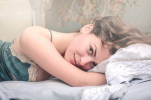 bat-mi-cac-buoc-giup-ban-cham-soc-da-mat-buoi-toi-truoc-khi-di-ngu1