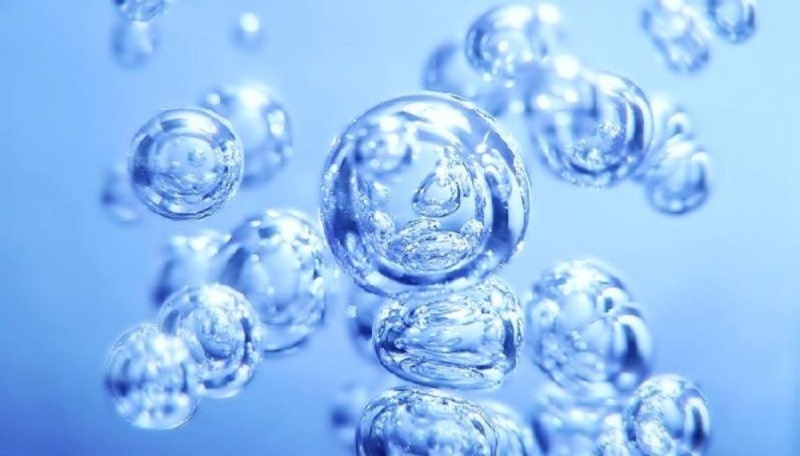 bat-mi-cach-chon-sua-rua-mat-cho-da-kho-dung-dieu-giup-lan-da-cang-muot3