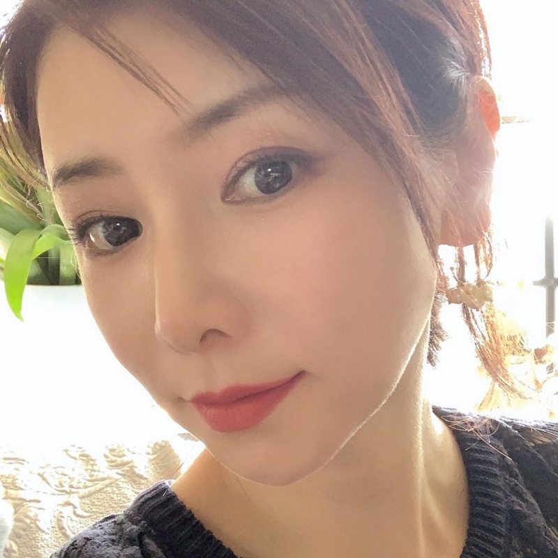 kham-pha-cach-phu-thuy-lan-da-cua-nhat-cham-soc-da1