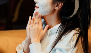 quy-trinh-cham-soc-da-mat-cua-ban-dung-hay-sai1